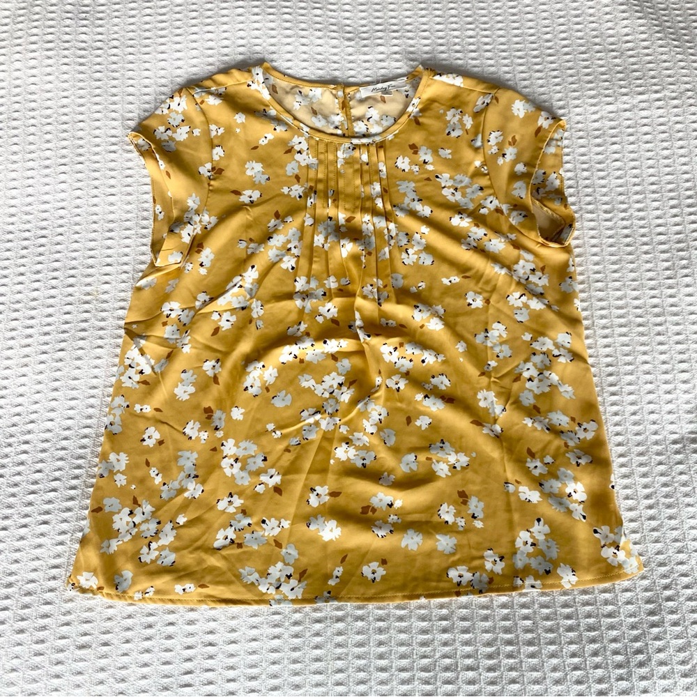 Monday Fun Floral Yellow Blouse size Small